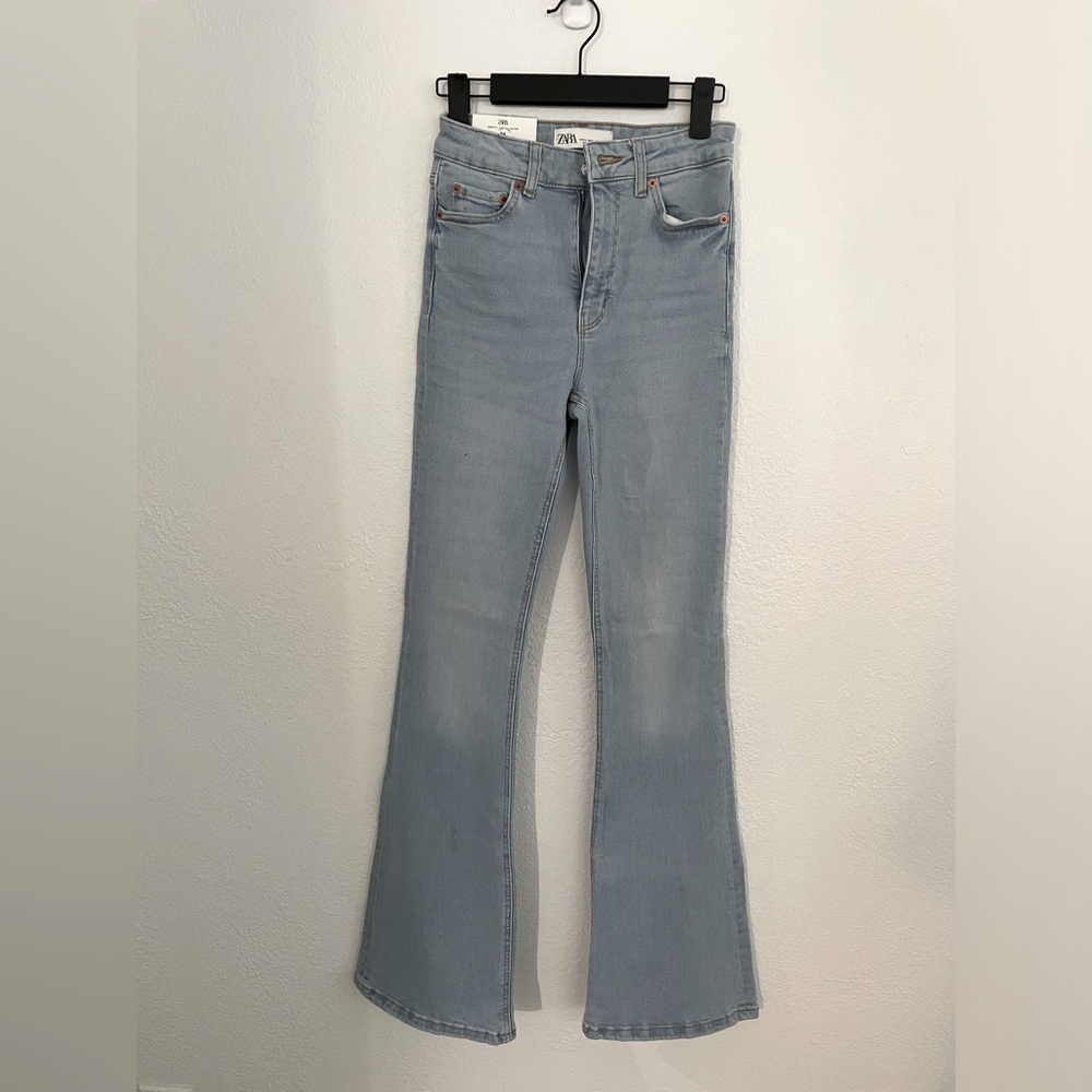 Zara Flared Jeans- Light Wash, Never worn- new with tags. Size 2